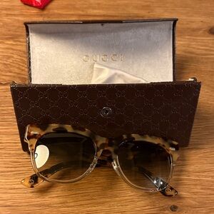 Gucci Brown Tortoise Sunglasses with case